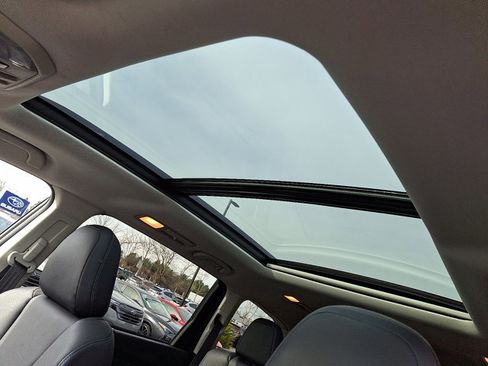 Certified 2022 Subaru Ascent Limited w/ Technology Package image 15