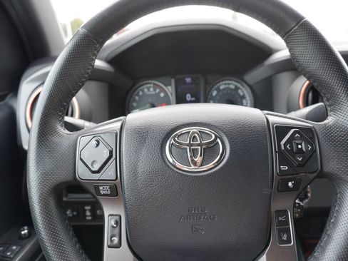 Used 2018 Toyota Tacoma TRD Sport RWD image 24