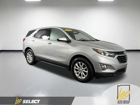 Used 2020 Chevrolet Equinox LT w/ Driver Convenience Package FWD image 9