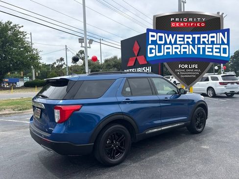 Used 2022 Ford Explorer XLT w/ Equipment Group 202A AWD/4WD image 3