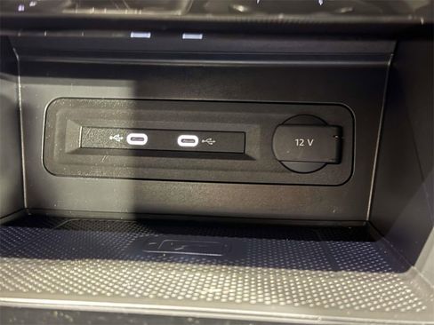 Used 2023 Volkswagen Atlas SEL R-Line image 26