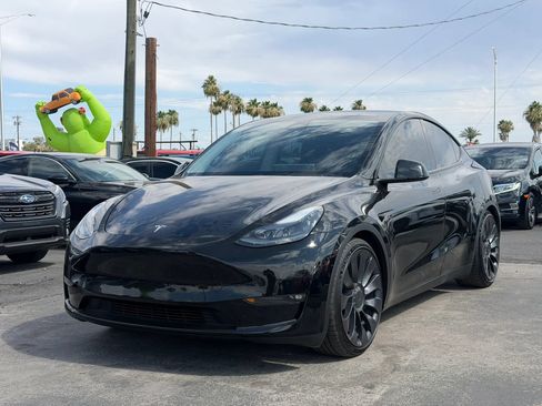 Used 2022 Tesla Model Y Performance AWD/4WD image 1