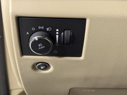 Used 2019 Jeep Grand Cherokee Limited RWD image 13