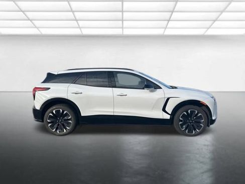 Used 2024 Chevrolet Blazer EV RS image 4