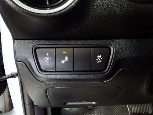 Used 2022 Kia Forte LXS w/ LXS Technology Package image 24