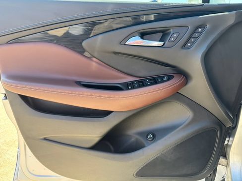 Used 2019 Buick Envision Essence FWD image 15