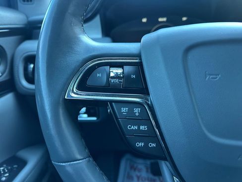 Used 2022 Lincoln Nautilus Reserve w/ Luxury Package image 31