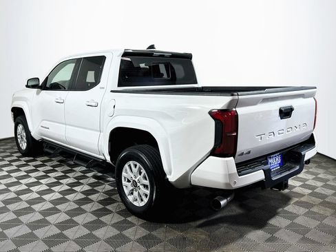 Certified 2024 Toyota Tacoma SR5 AWD/4WD image 5