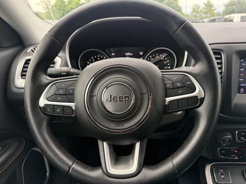 Used 2018 Jeep Compass Sport w/ Tech Group FWD image 24