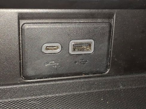 Used 2021 Chevrolet Tahoe Z71 image 23