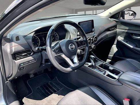 Used 2022 Nissan Sentra SR w/ SR Premium Package FWD image 14
