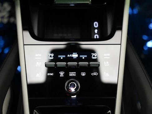 New 2026 Porsche Cayenne GTS image 23