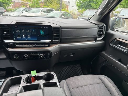 Used 2024 Chevrolet Silverado 1500 LT AWD/4WD image 50