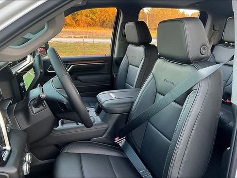 New 2026 GMC Sierra 3500 Denali w/ Denali Reserve Package AWD/4WD image 8
