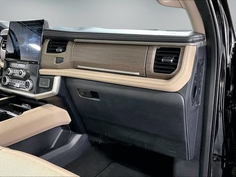 Used 2024 Ford Expedition Max Limited AWD/4WD image 27