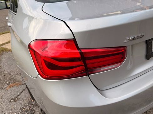 Used 2018 BMW 320i xDrive Sedan image 14