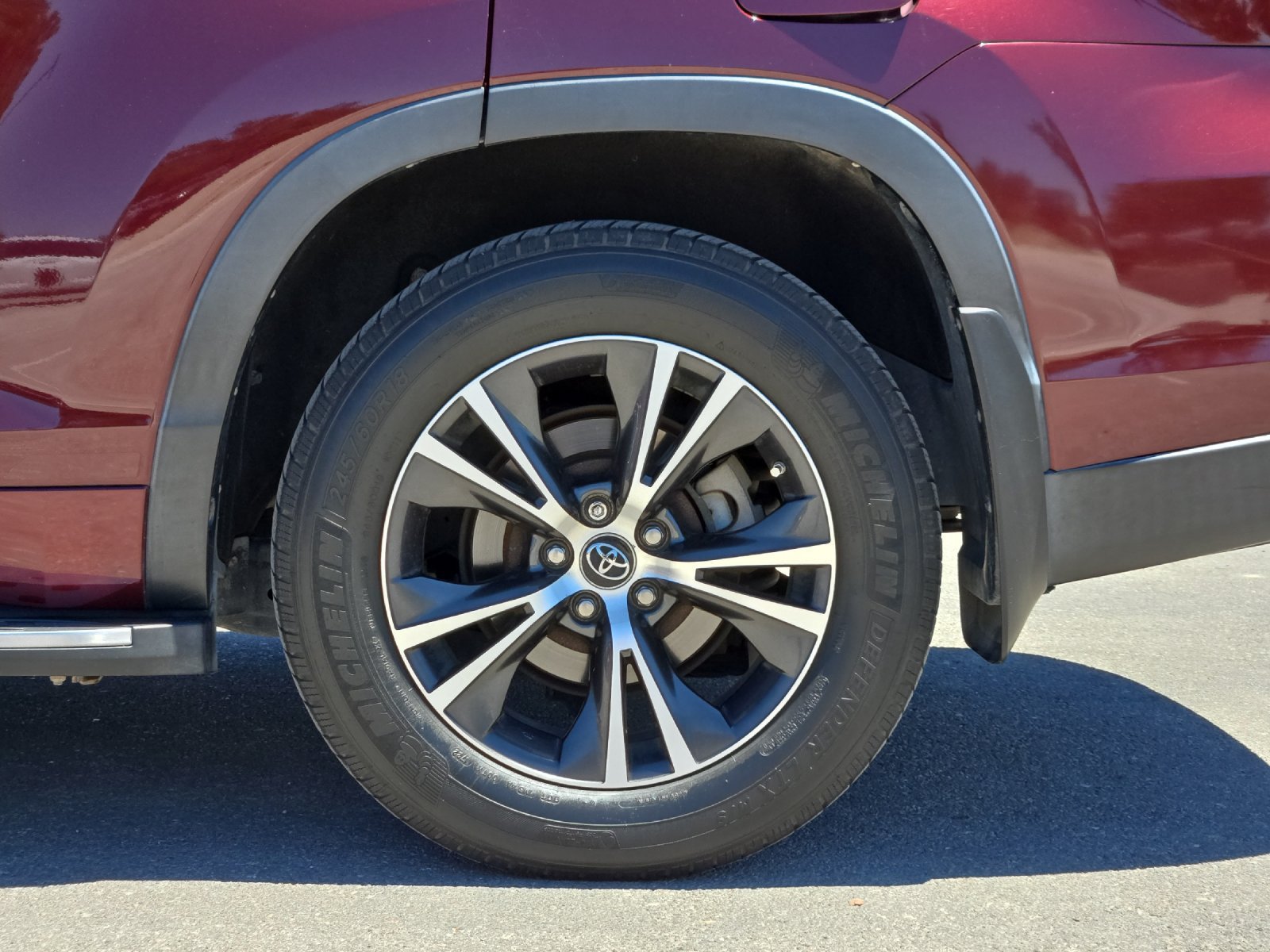 Used 2018 Toyota Highlander Plus FWD image 24