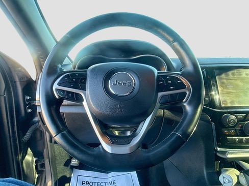 Used 2019 Jeep Grand Cherokee Altitude image 12