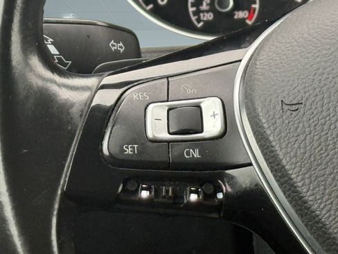 Used 2016 Volkswagen Golf S image 14