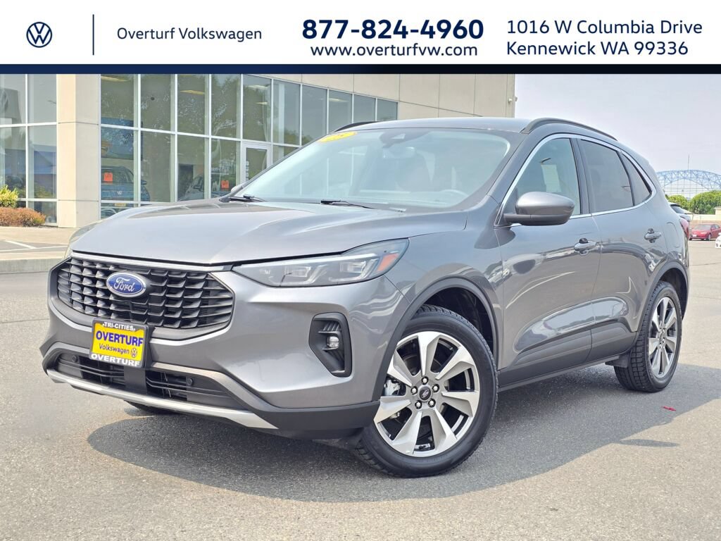 Used 2025 Ford Escape Platinum AWD/4WD image 1