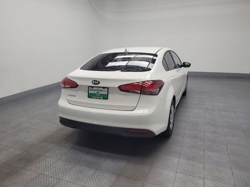 Used 2017 Kia Forte LX FWD image 7