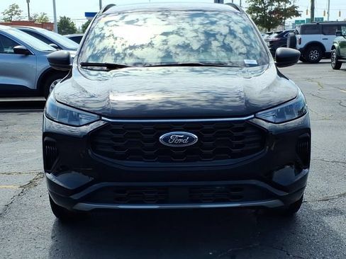 Used 2023 Ford Escape ST-Line w/ Tech Pack #1 AWD/4WD image 2