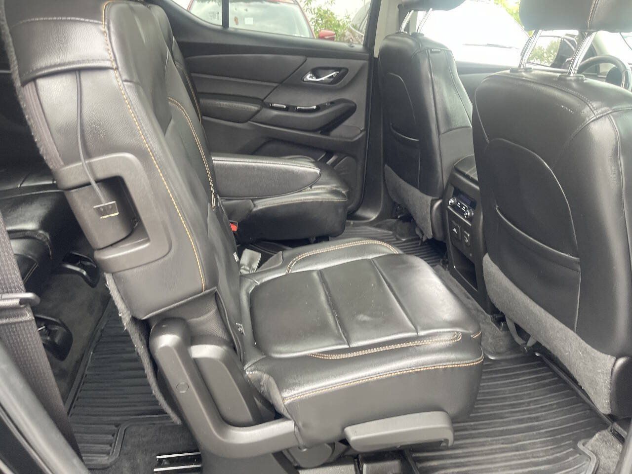 Used 2019 Chevrolet Traverse LT w/ LT Premium Package AWD/4WD image 29