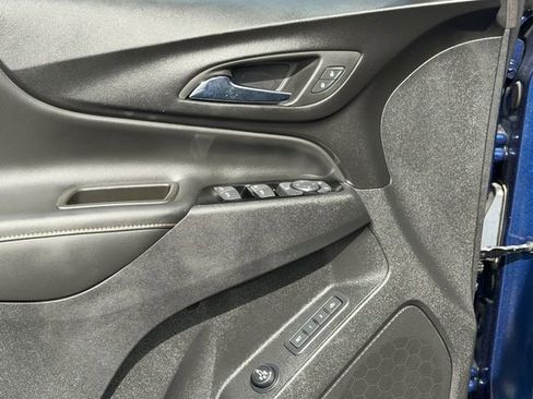 Used 2023 Chevrolet Equinox Premier image 12