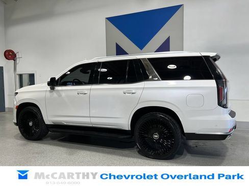 Used 2022 Cadillac Escalade Premium Luxury w/ Performance Package AWD/4WD image 7