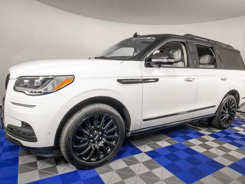 Used 2023 Lincoln Navigator Black Label image 1