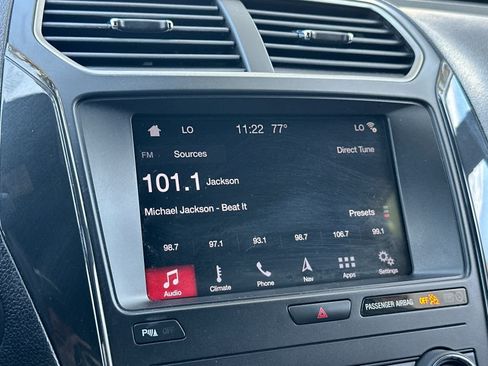 Used 2019 Ford Explorer XLT w/ Equipment Group 202A FWD image 19