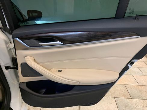 Used 2022 BMW 530i xDrive w/ Premium Package image 72