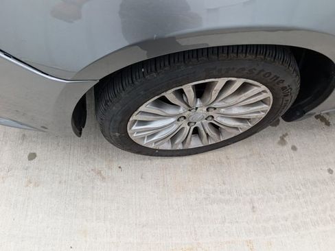 Used 2012 Chrysler 200 Limited FWD image 7