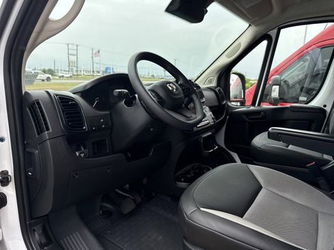 Used 2025 RAM ProMaster 3500 w/ Convenience Group FWD image 11