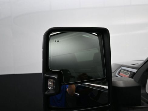 Used 2023 GMC Sierra 3500 Denali w/ Denali Ultimate Package image 21