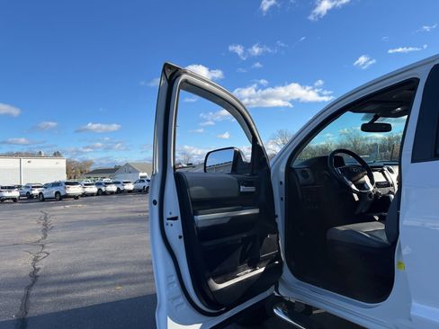 Used 2016 Toyota Tundra Limited image 17