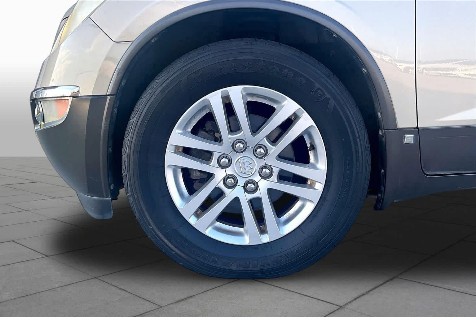 Used 2009 Buick Enclave CX w/ Driver Confidence Package FWD image 10