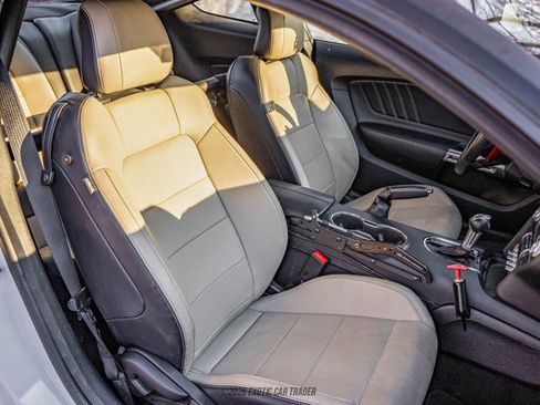 Used 2017 Ford Mustang GT Premium image 47