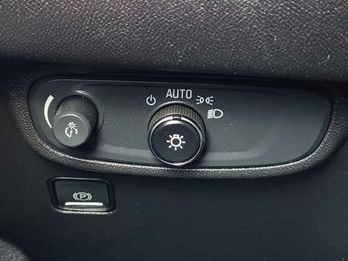 Used 2022 GMC Terrain SLE w/ Driver Convenience Package AWD/4WD image 31