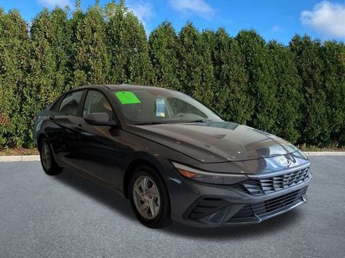 Certified 2026 Hyundai Elantra SE FWD image 3
