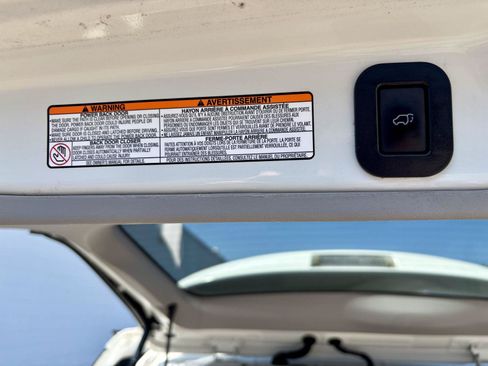 Used 2017 Toyota Sienna XLE w/ XLE Navigation Package FWD image 14
