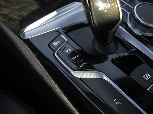 Used 2019 BMW 530i xDrive image 26