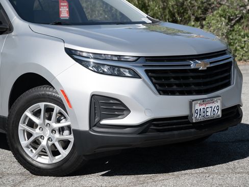 Used 2022 Chevrolet Equinox LS w/ LPO, Floor Liner Package image 9