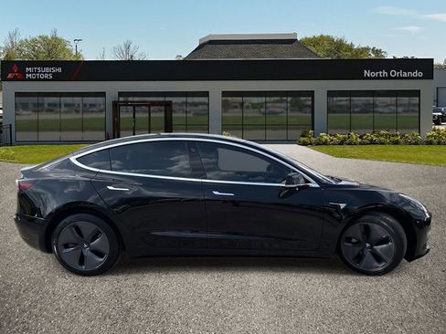 Used 2019 Tesla Model 3 Standard Range Plus image 6