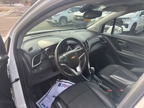 Used 2021 Chevrolet Trax LT w/ Driver Confidence Package image 11