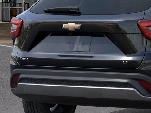 New 2026 Chevrolet Trax LT image 14