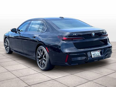 Used 2024 BMW i7 M70 AWD/4WD image 7