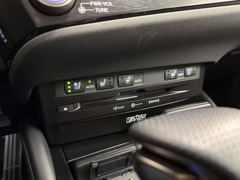 Certified 2022 Lexus ES 350 F Sport image 19