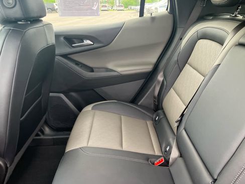 Used 2025 Chevrolet Equinox LT w/ Convenience Package II FWD image 38