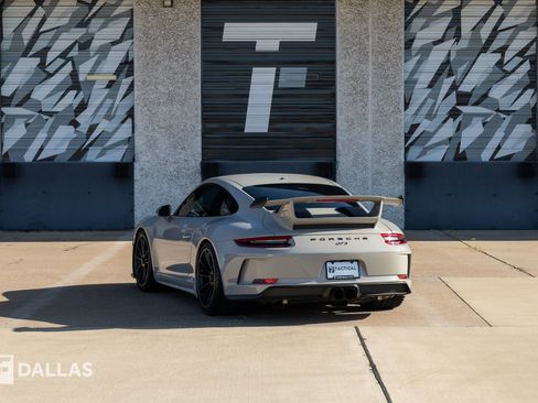 Used 2018 Porsche 911 GT3 RWD image 11